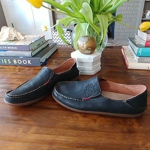 Ladies Black Olukai Leather Soft Shoes Size 7.5